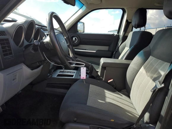 2010 Dodge Nitro SXT z VIN 1D4PT5GK2AW131913, wystawiony jako Copart lot #42711015 z przebiegiem 177 637 mil mil oraz Szkoda całkowita • Salvage title. Historia ofert i sprzedaży dostępna na DreamBid. Obrazek 7.