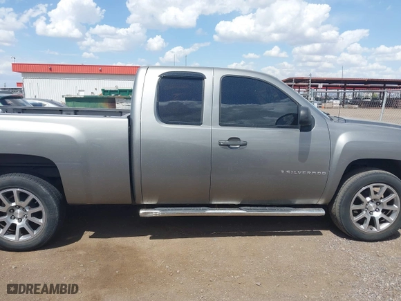 2007 Chevrolet Silverado 1500 Work Truck with VIN 2GCEC19C871592827, listed as a IAAI auction lot 41960690 with 193,154 mi miles. Bid and sale history available at carsss.com. Image 13.