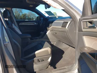 2022 Volkswagen Atlas SEL Premium R-Line with VIN 1V2FE2CA4NC218765, listed as a IAAI auction lot 41103593 with 42,008 mi miles and . Bid and sale history available at DreamBid. Image 5.