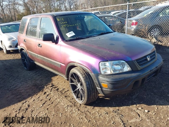 1998 Honda CR-V LX with VIN JHLRD1848WC105307, listed as a IAAI auction lot 41680033 with 17,296 mi miles. Bid and sale history available at carsss.com. Image 1.