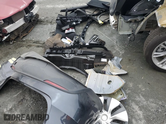 2024 Tesla Model Y z VIN 7SAYGDED5RF018979, wystawiony jako Copart lot #55651195 z przebiegiem 10 488 mil mil oraz Czysty tytuł • Clean title. Historia ofert i sprzedaży dostępna na DreamBid. Obrazek 13.
