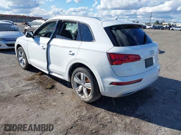 2018 Audi Q5 Premium with VIN WA1ANAFY5J2206925, listed as a IAAI auction lot 41664351 with 1 mi miles. Bid and sale history available at carsss.com. Image 3.