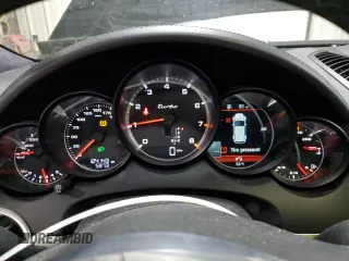 2012 Porsche Cayenne Turbo z VIN WP1AC2A21CLA84144, wystawiony jako Copart lot #82688294 z przebiegiem 124 143 mil mil oraz Szkoda całkowita • Salvage title. Historia ofert i sprzedaży dostępna na DreamBid. Obrazek 9.