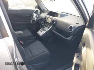 2013 Scion xB with VIN JTLZE4FE2DJ047490, listed as a IAAI auction lot 41812925 with 154,191 mi miles. Bid and sale history available at carsss.com. Image 5.