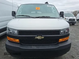 2022 Chevrolet Express Passenger LS z VIN 1GAZGNFPXN1290651, wystawiony jako Copart lot #49330615 z przebiegiem 31 309 mil mil oraz Czysty tytuł • Clean title. Historia ofert i sprzedaży dostępna na DreamBid. Obrazek 5.