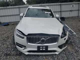 2024 Volvo XC90 Ultimate Bright Theme z VIN YV4H60CF8R1159757, wystawiony jako Copart lot #72123454 z przebiegiem Nie podano mil oraz Szkoda całkowita • Salvage title. Historia ofert i sprzedaży dostępna na DreamBid. Obrazek 5.