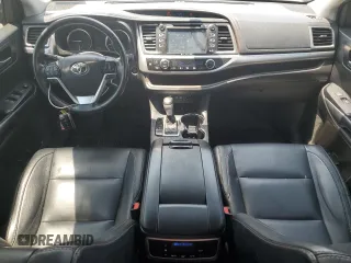 2018 Toyota Highlander SE with VIN 5TDJZRFH4JS875821, listed as a Copart auction lot 60740975 with 106,592 mi miles and Salvage title. Bid and sale history available at DreamBid. Image 8.