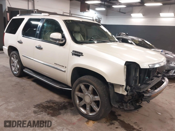 2007 Cadillac Escalade z VIN 1GYFK63837R238451, wystawiony jako IAAI lot #42368857 z przebiegiem 182 030 mil mil oraz . Historia ofert i sprzedaży dostępna na DreamBid. Obrazek 1.