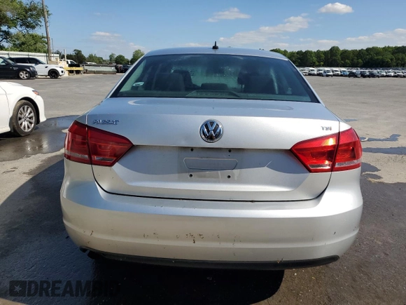 2015 Volkswagen Passat Limited Edition Edition z VIN 1VWAT7A32FC044082, wystawiony jako Copart lot #57514255 z przebiegiem 399 548 mil mil oraz Szkoda całkowita • Salvage title. Historia ofert i sprzedaży dostępna na DreamBid. Obrazek 6.