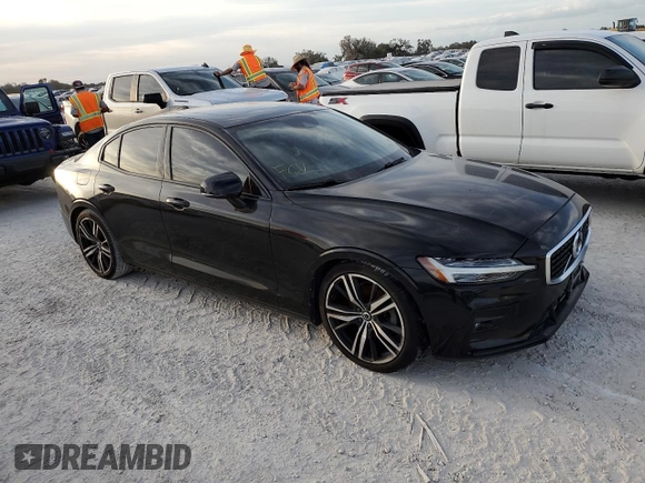 2020 Volvo S60 R-Design with VIN 7JR102FM3LG072611, listed as a Copart auction lot 76905744 with 0 mi miles and Non Repairable. Bid and sale history available at carsss.com. Image 4.