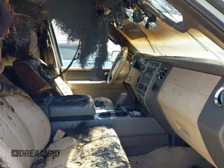 2008 Ford Expedition SSV с VIN 1FMFU15518LA74297, выставлен на аукционе IAAI как лот 41984902 с пробегом 213 859 миль миль и . История ставок и продаж доступна на DreamBid. Изображение 5.