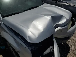 2004 Saturn VUE z VIN 5GZCZ23D14S848328, wystawiony jako Copart lot #51955285 z przebiegiem Nie podano mil oraz Nie do naprawy • Non repairable. Historia ofert i sprzedaży dostępna na DreamBid. Obrazek 12.
