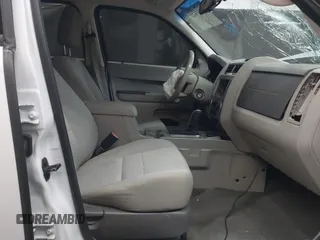 2011 Ford Escape Hybrid с VIN 1FMCU5K36BKC53834, выставлен на аукционе IAAI как лот 42255622 с пробегом 90 271 миль миль и . История ставок и продаж доступна на DreamBid. Изображение 5.