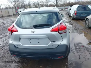 2018 Nissan Kicks S with VIN 3N1CP5CU6JL536379, listed as a IAAI auction lot 41523736 with 110,621 mi miles. Bid and sale history available at carsss.com. Image 15.