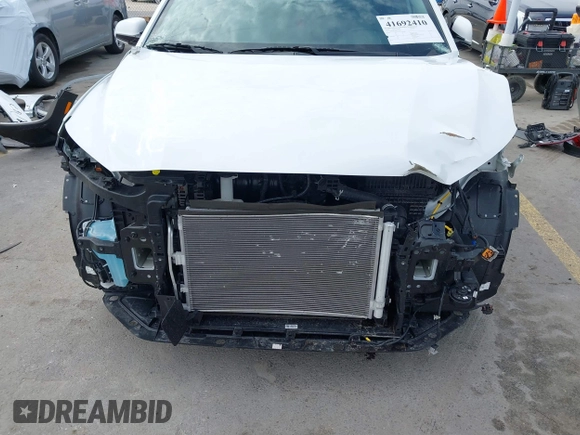 2022 Hyundai Kona SEL with VIN KM8K62AB8NU758652, listed as a IAAI auction lot 41692410 with 10,732 mi miles. Bid and sale history available at carsss.com. Image 6.