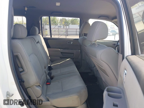 2011 Honda Pilot LX with VIN 5FNYF4H21BB094179, listed as a IAAI auction lot 42012733 with 183,546 mi miles. Bid and sale history available at carsss.com. Image 8.