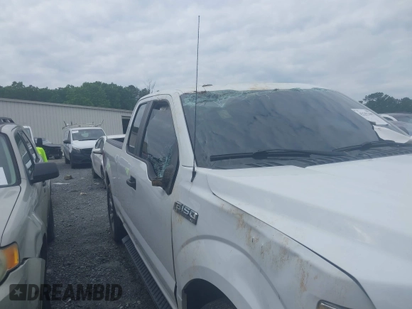 2017 Ford F-150 XL z VIN 1FTEX1CF3HFB48515, wystawiony jako IAAI lot #42253407 z przebiegiem 136 847 mil mil oraz . Historia ofert i sprzedaży dostępna na DreamBid. Obrazek 6.