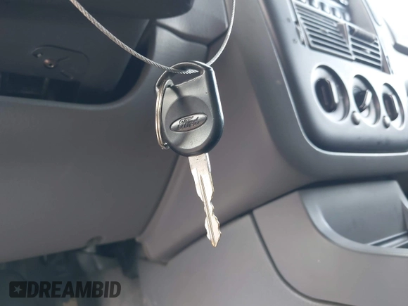 2002 Ford Explorer XLS с VIN 1FMZU62E52UC41583, выставлен на аукционе IAAI как лот 42433804 с пробегом 201 611 миль миль и . История ставок и продаж доступна на DreamBid. Изображение 11.