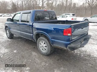 2002 GMC Sonoma SLS with VIN 1GTDT13W12K158613, listed as a IAAI auction lot 41524710 with 217,785 mi miles. Bid and sale history available at carsss.com. Image 3.
