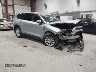 2024 Toyota Highlander XLE with VIN 5TDAAAB57RS022247, listed as a IAAI auction lot 41757008 with 25,047 mi miles and . Bid and sale history available at DreamBid. Image 1.