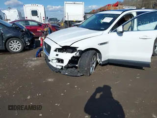 2019 Jaguar F-Pace 25t Premium с VIN SADCJ2FX2KA357093, выставлен на аукционе IAAI как лот 41432963 с пробегом 97 130 миль миль и . История ставок и продаж доступна на DreamBid. Изображение 6.
