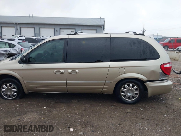 2006 Chrysler Town & Country LWB Limited with VIN 2A8GP64L66R798366, listed as a IAAI auction lot 41879031 with 231,603 mi miles. Bid and sale history available at carsss.com. Image 15.