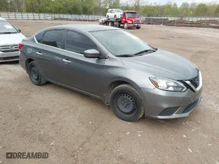 2019 Nissan Sentra SR with VIN 3N1AB7AP2KY231626, listed as a IAAI auction lot 42045323 with 186,437 mi miles. Bid and sale history available at carsss.com. Image 1.