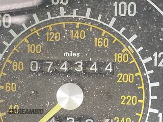 1985 Mercedes-Benz 380 z VIN WDBBA45C6FA020254, wystawiony jako IAAI lot #41254573 z przebiegiem 74 344 mil mil oraz . Historia ofert i sprzedaży dostępna na DreamBid. Obrazek 15.