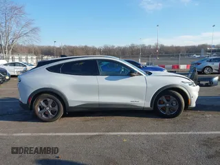 2023 Ford Mustang Mach-E Select с VIN 3FMTK1SS2PMA14383, выставлен на аукционе IAAI как лот 41294109 с пробегом 18 346 миль миль и . История ставок и продаж доступна на DreamBid. Изображение 13.