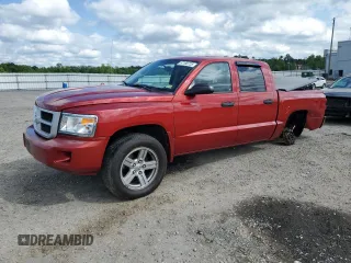2008 Dodge Dakota Bighorn/Lonestar z VIN 1D7HE38K98S599465, wystawiony jako Copart lot #57168725 z przebiegiem 190 913 mil mil oraz Szkody całkowita. Historia ofert i sprzedaży dostępna na DreamBid. Obrazek 1.