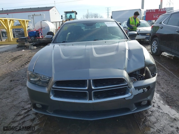2011 Dodge Charger Road/Track with VIN 2B3CL5CT7BH518873, listed as a IAAI auction lot 41479961 with 175,657 mi miles. Bid and sale history available at carsss.com. Image 12.