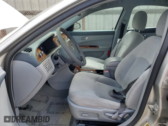 2006 Buick LaCrosse CX z VIN 2G4WC552661114621, wystawiony jako Copart lot #56751965 z przebiegiem 117 443 mil mil oraz Czysty tytuł • Clean title. Historia ofert i sprzedaży dostępna na DreamBid. Obrazek 7.