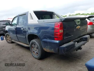 2007 Chevrolet Avalanche LTZ z VIN 3GNFK12377G115256, wystawiony jako IAAI lot #42204282 z przebiegiem 134 266 mil mil oraz . Historia ofert i sprzedaży dostępna na DreamBid. Obrazek 3.
