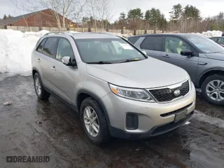 2015 Kia Sorento LX with VIN 5XYKTDA78FG646411, listed as a IAAI auction lot 41743985 with 114,802 mi miles. Bid and sale history available at carsss.com. Image 1.
