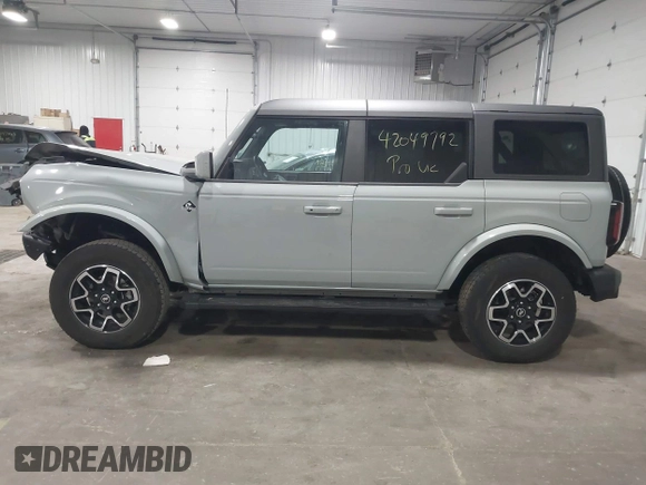 2023 Ford Bronco with VIN 1FMEE5BP7PLC09674, listed as a IAAI auction lot 42049792 with 25,937 mi miles and . Bid and sale history available at DreamBid. Image 14.