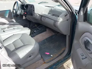 1995 Chevrolet Tahoe with VIN 1GNEK13K7SJ396709, listed as a IAAI auction lot 41776923 with 183,877 mi miles. Bid and sale history available at carsss.com. Image 5.