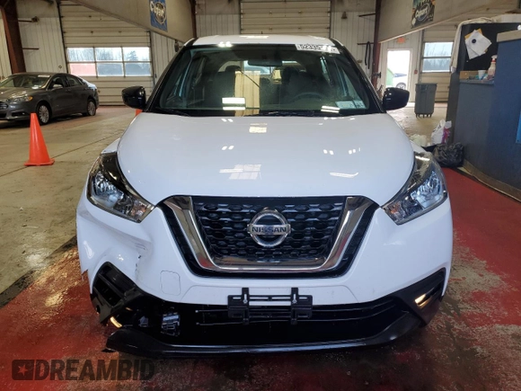 2019 Nissan Kicks S with VIN 3N1CP5CU4KL561427, listed as a Copart auction lot 52335125 with 34,035 mi miles and Salvage Title. Bid and sale history available at DreamBid. Image 5.