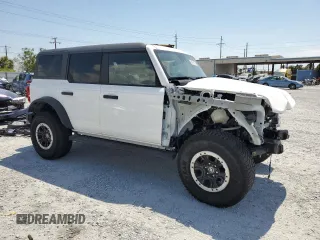 2023 Ford Bronco z VIN 1FMEE5DP5PLB73657, wystawiony jako Copart lot #58473675 z przebiegiem 14 209 mil mil oraz Szkoda całkowita • Salvage title. Historia ofert i sprzedaży dostępna na DreamBid. Obrazek 4.