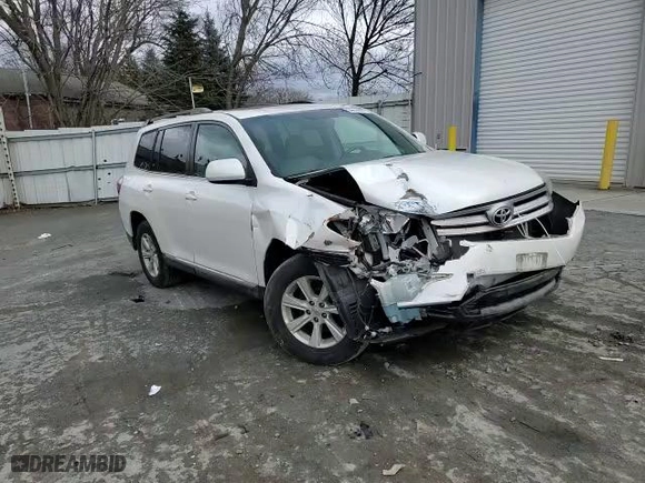 2011 Toyota Highlander with VIN 5TDZA3EH2BS012171, listed as a Copart auction lot 36656033 with 109,361 mi miles and Salvage Title. Bid and sale history available at carsss.com. Image 12.