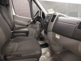 2014 Mercedes-Benz Sprinter Crew with VIN WD4PE7DC4E5865728, listed as a IAAI auction lot 41782214 with 125,193 mi miles. Bid and sale history available at carsss.com. Image 5.