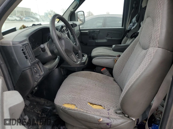 2006 GMC Savana Cargo Van with VIN 1GTHG35U761143039, listed as a Copart auction lot 80744424 with 0 mi miles and Salvage Title. Bid and sale history available at carsss.com. Image 7.