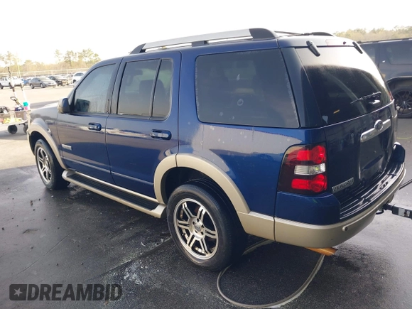 2006 Ford Explorer Eddie Bauer with VIN 1FMEU74E56UA77582, listed as a IAAI auction lot 41846582 with 231,160 mi miles. Bid and sale history available at carsss.com. Image 3.