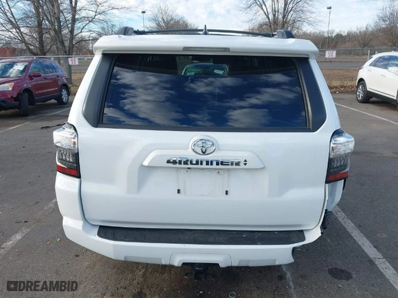 2024 Toyota 4Runner SR5 Premium with VIN JTENU5JR6R6278704, listed as a IAAI auction lot 41215563 with 12,802 mi miles. Bid and sale history available at carsss.com. Image 17.