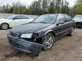 2001 Toyota Camry LE z VIN JT2BF22K010295564, wystawiony jako Copart lot #55111755 z przebiegiem 379 337 mil mil oraz Szkody całkowita. Historia ofert i sprzedaży dostępna na DreamBid. Obrazek 1.