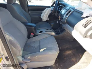 2014 Toyota Tacoma PreRunner with VIN 5TFJU4GNXEX061808, listed as a IAAI auction lot 41585931 with 214,240 mi miles. Bid and sale history available at carsss.com. Image 5.