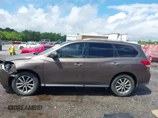 2015 Nissan Pathfinder SV z VIN 5N1AR2MN0FC704228, wystawiony jako IAAI lot #42248054 z przebiegiem 144 106 mil mil oraz . Historia ofert i sprzedaży dostępna na DreamBid. Obrazek 14.