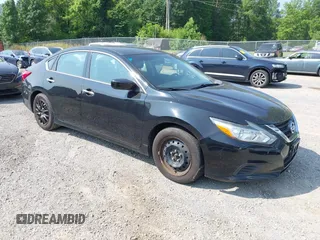 2017 Nissan Altima SV z VIN 1N4AL3AP4HC159886, wystawiony jako IAAI lot #42424075 z przebiegiem 164 856 mil mil oraz . Historia ofert i sprzedaży dostępna na DreamBid. Obrazek 1.