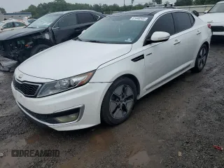 2013 Kia Optima EX z VIN KNAGM4AD2D5045278, wystawiony jako Copart lot #61440345 z przebiegiem 130 530 mil mil oraz Czysty tytuł • Clean title. Historia ofert i sprzedaży dostępna na DreamBid. Obrazek 1.