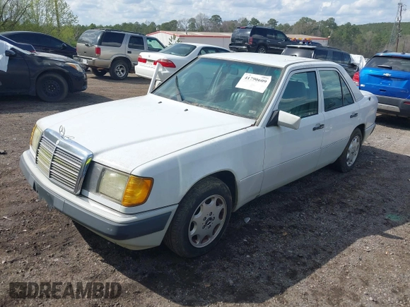1993 Mercedes-Benz 300 with VIN WDBEA28E0PB988831, listed as a IAAI auction lot 41790609 with 197,915 mi miles and . Bid and sale history available at DreamBid. Image 2.