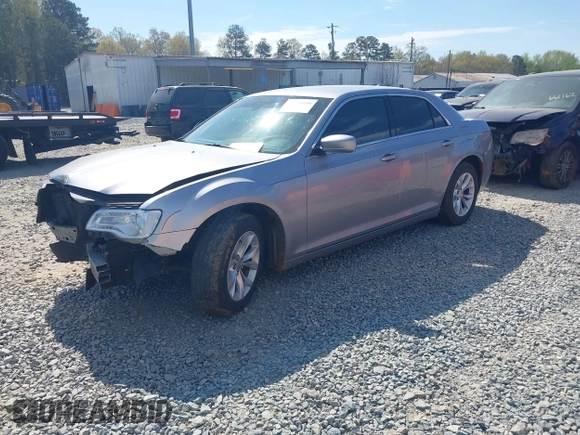 2015 Chrysler 300 Limited z VIN 2C3CCAAG2FH786866, wystawiony jako IAAI lot #41910140 z przebiegiem 183 770 mil mil oraz . Historia ofert i sprzedaży dostępna na DreamBid. Obrazek 20.
